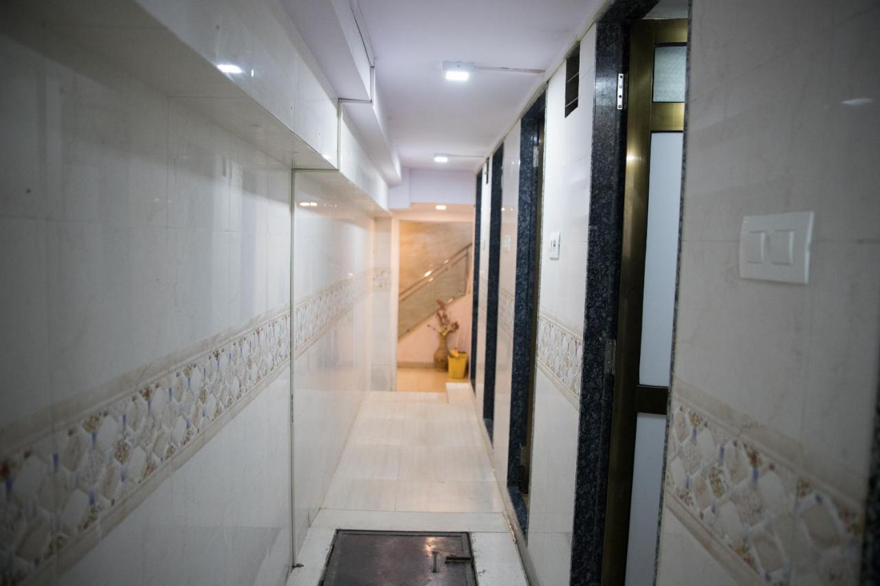 Hotel Alibaba Мумбаи Экстерьер фото