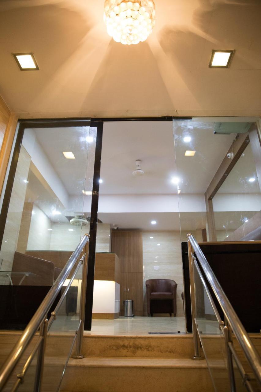 Hotel Alibaba Мумбаи Экстерьер фото